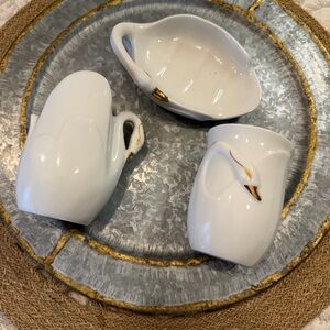 Elegant White Ceramic swan bathroom set cup, toothbrush holder and soap dish